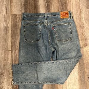 Button fly Levi jeans straight leg